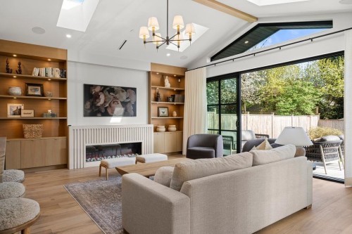 2392 Lawson Avenue, West Vancouver, BC 
