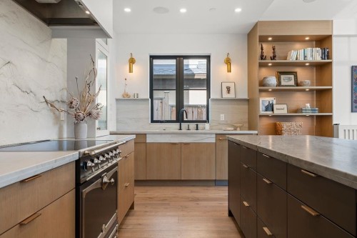 2392 Lawson Avenue, West Vancouver, BC 