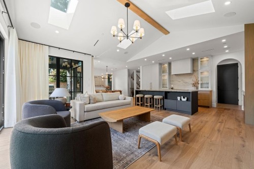 2392 Lawson Avenue, West Vancouver, BC 