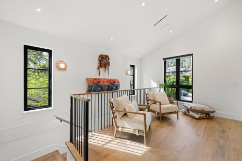 2392 Lawson Avenue, West Vancouver, BC 