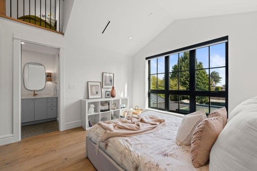 2392 Lawson Avenue, West Vancouver, BC 