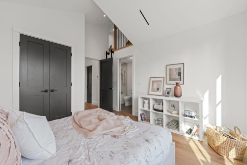 2392 Lawson Avenue, West Vancouver, BC 