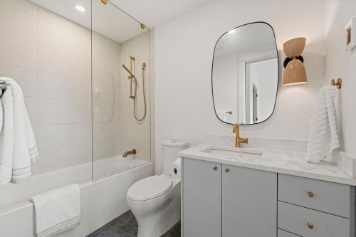 2392 Lawson Avenue, West Vancouver, BC 