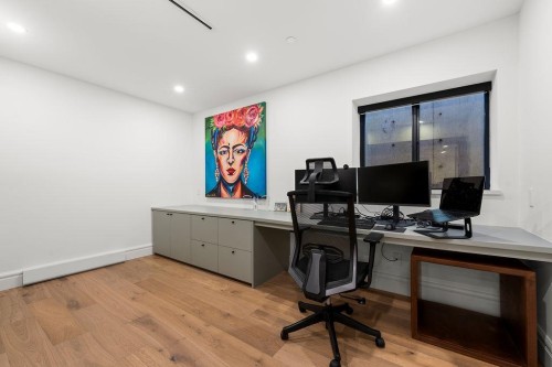 2392 Lawson Avenue, West Vancouver, BC 