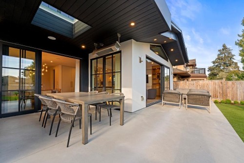 2392 Lawson Avenue, West Vancouver, BC 