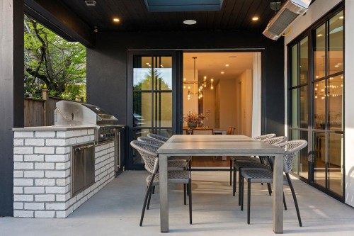 2392 Lawson Avenue, West Vancouver, BC 