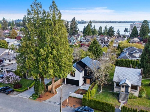 2392 Lawson Avenue, West Vancouver, BC 