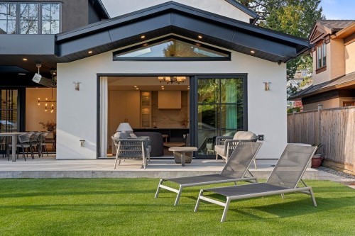 2392 Lawson Avenue, West Vancouver, BC 