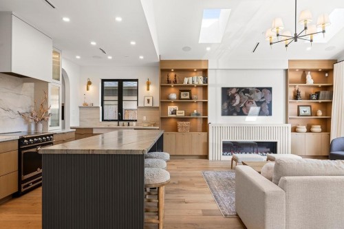 2392 Lawson Avenue, West Vancouver, BC 