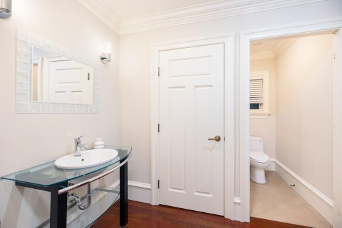 6220 Summit Avenue, West Vancouver, BC 