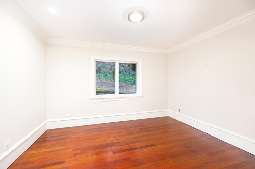 6220 Summit Avenue, West Vancouver, BC 