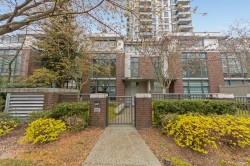 7039 17th Avenue Burnaby, BC V3N 1K6