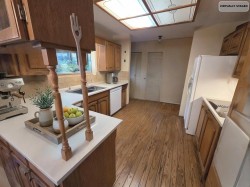 211 Warwick Avenue NBurnaby, BC V5B 1K8