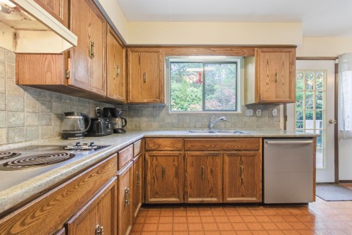 1215 Cypress Place, Port Moody, BC 