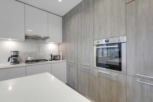 5008-1955 Alpha Way, Burnaby, BC - Indoor Photo Showing Kitchen With Upgraded Kitchen