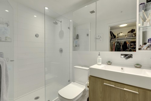 5008-1955 Alpha Way, Burnaby, BC - Indoor Photo Showing Bathroom