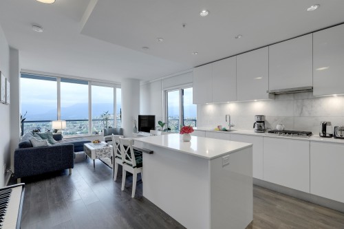 5008-1955 Alpha Way, Burnaby, BC - Indoor Photo Showing Kitchen With Upgraded Kitchen