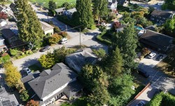 2405 Lloyd Avenue  North Vancouver, BC V7P 2P6