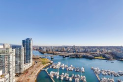 3002-1199 Marinaside Crescent Vancouver, BC V6Z 2Y2