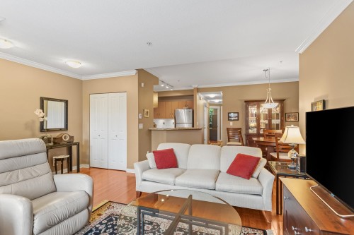 6238 Logan Lane, Vancouver, BC 