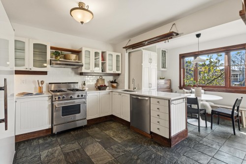 2282 7Th Avenue E, Vancouver, BC 