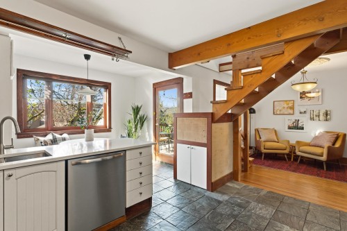 2282 7Th Avenue E, Vancouver, BC 