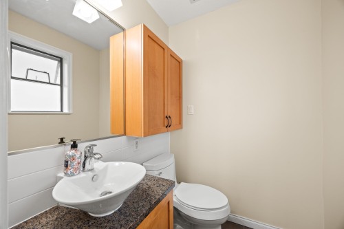 3276 21St Avenue W, Vancouver, BC 