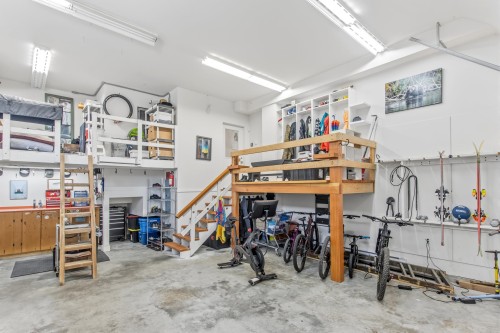 1007 Jay Crescent, Squamish, BC 
