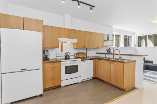 1007 Jay Crescent, Squamish, BC 
