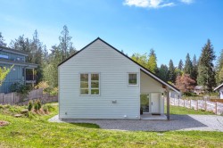 3477 Spruce Road Roberts Creek, BC V0N 2W2