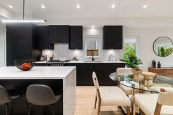 1-2541 Grant Street  Vancouver, BC V5K 3G6