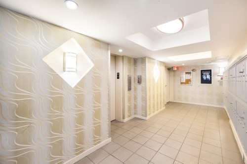 201-830 7th Avenue E Vancouver, BC V5T 4J2