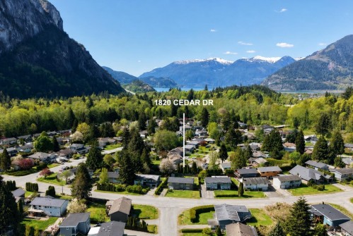 1820 Cedar Drive, Squamish, BC 