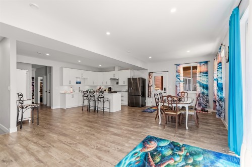 5957 Barnacle Place, Sechelt, BC 