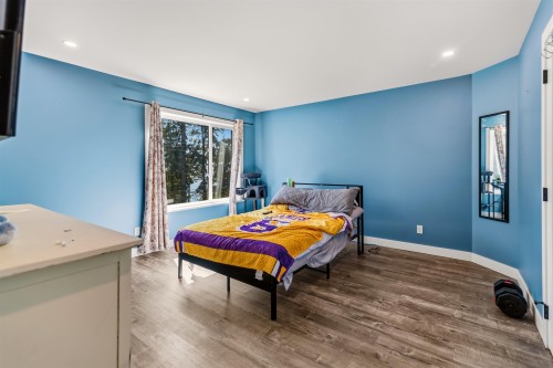 5957 Barnacle Place, Sechelt, BC 