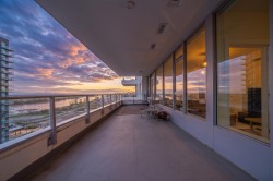1402-3438 Sawmill Crescent Vancouver, BC V5S 0E3