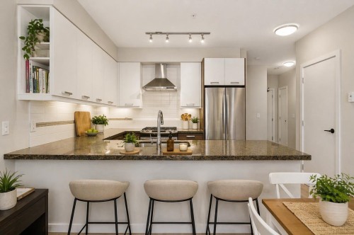 204-1273 Marine Drive, North Vancouver, BC 