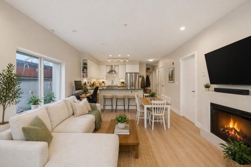 204-1273 Marine Drive, North Vancouver, BC 