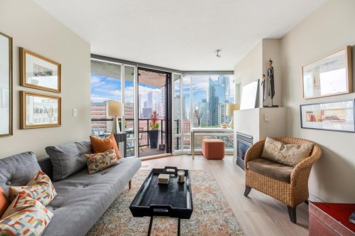 1301-1003 Burnaby Street  Vancouver, BC V6E 4R7