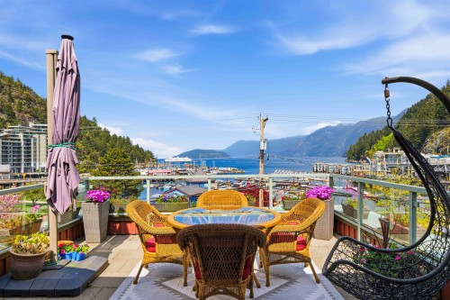 PH 1-6688 Royal Avenue  West Vancouver, BC V7W 2B9