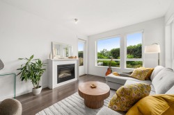 101-717 Chesterfield Avenue  North Vancouver, BC V7M 3L8