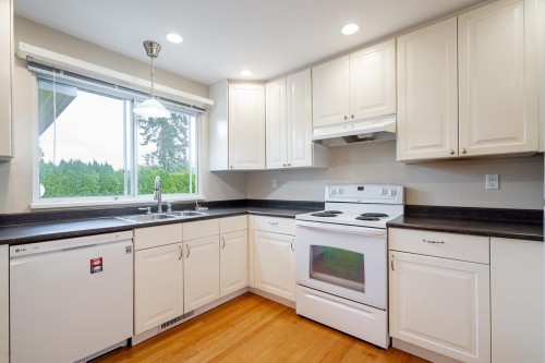 605 Waterloo Drive, Port Moody, BC 