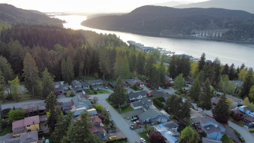 605 Waterloo Drive, Port Moody, BC 