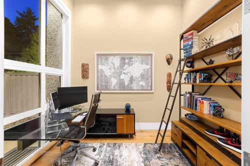 315 20Th Street E, North Vancouver, BC 