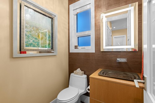 315 20Th Street E, North Vancouver, BC 