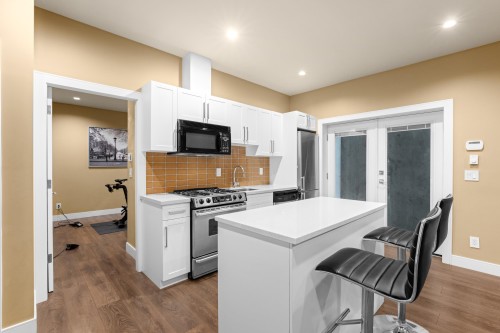 315 20Th Street E, North Vancouver, BC 
