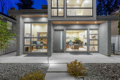 315 20Th Street E, North Vancouver, BC 