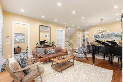 315 20Th Street E, North Vancouver, BC 