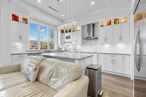 4555 9Th Avenue W, Vancouver, BC 
