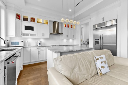 4555 9Th Avenue W, Vancouver, BC 